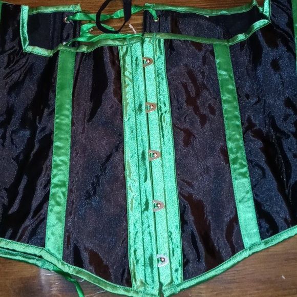 Alivila Y plus size green bustier set - Picture 2 of 3